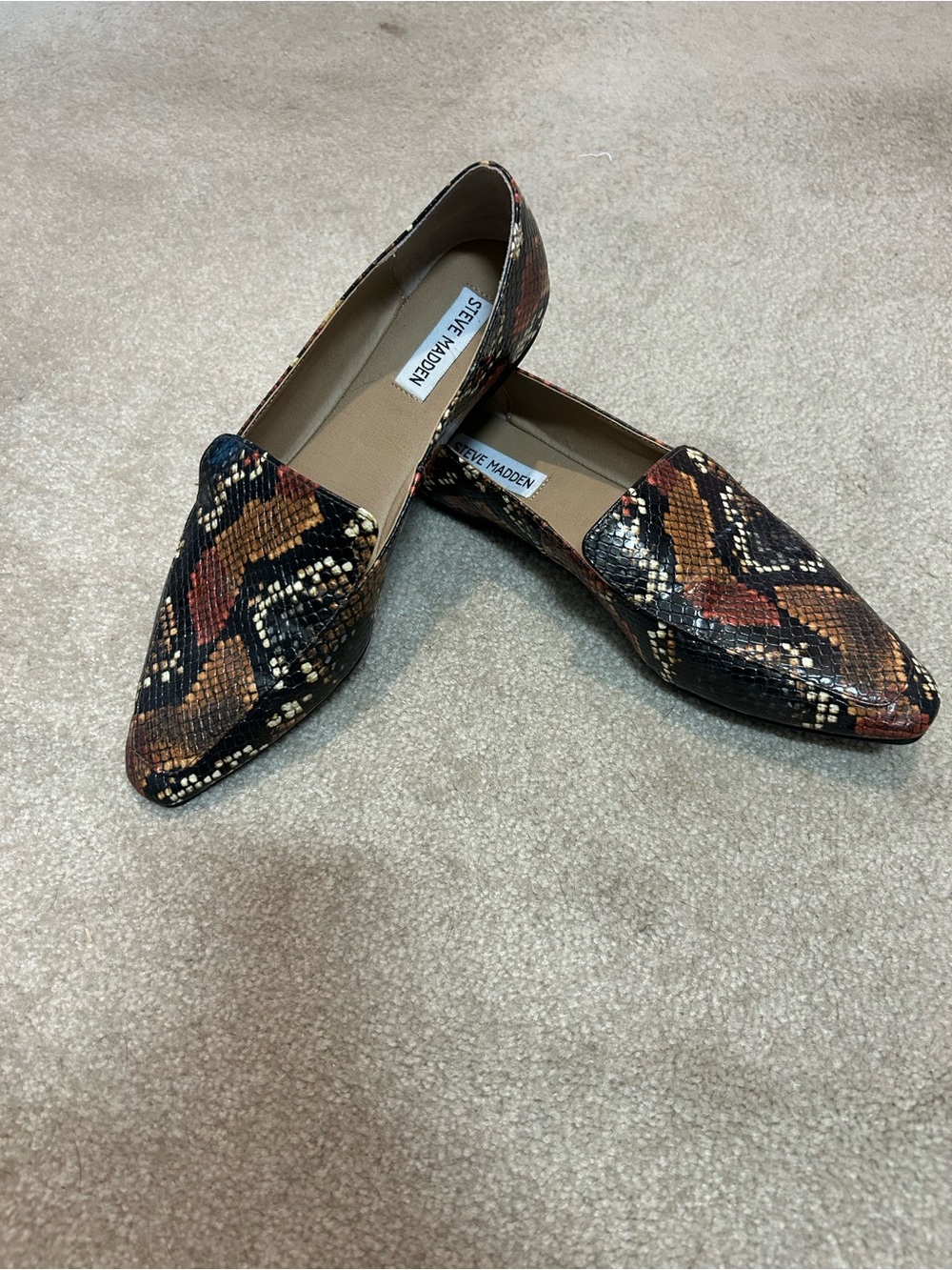 Steve Madden Gemmy Pointed Slip-On Flats in Snakeskin Black, Brown, Tan. Size 8
